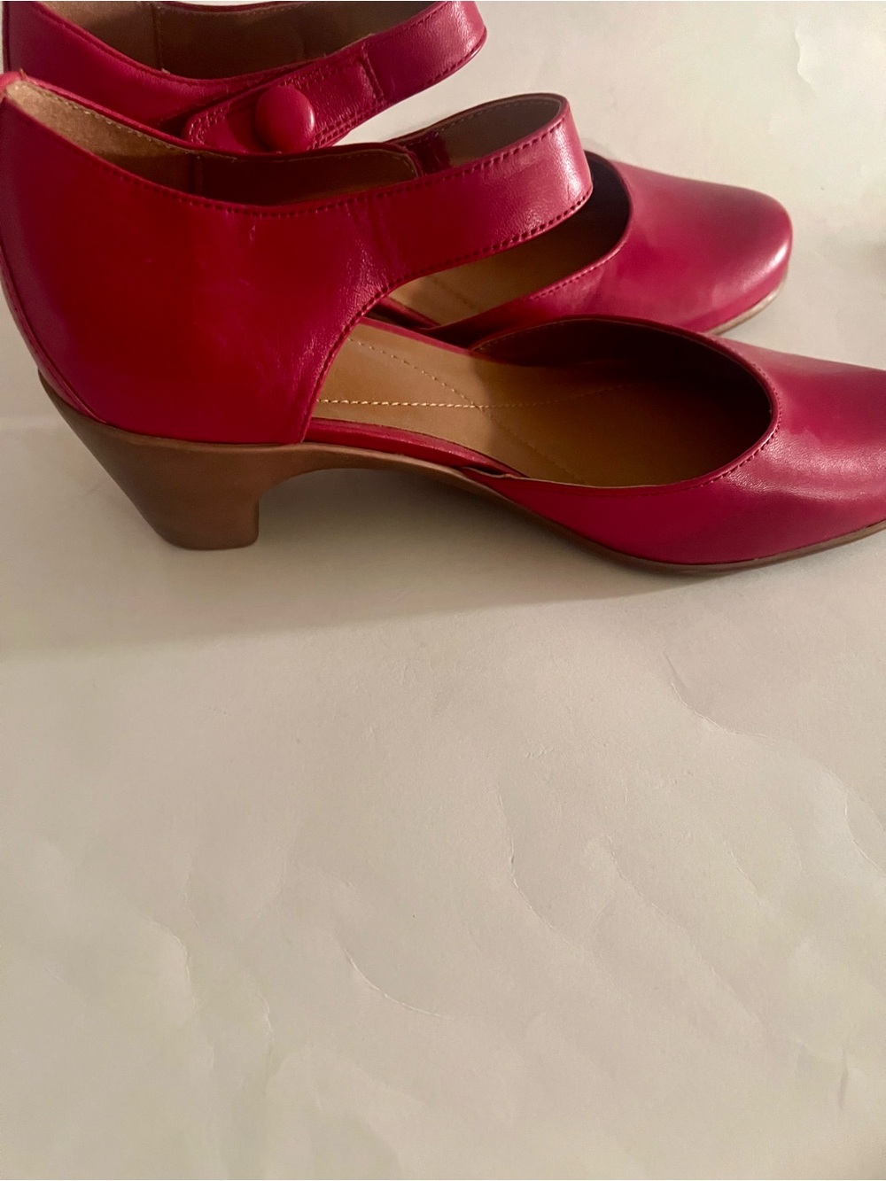 Easy Spirit Clarice Red Mary Janes with Heel, Size 10 - Picture 4 of 10